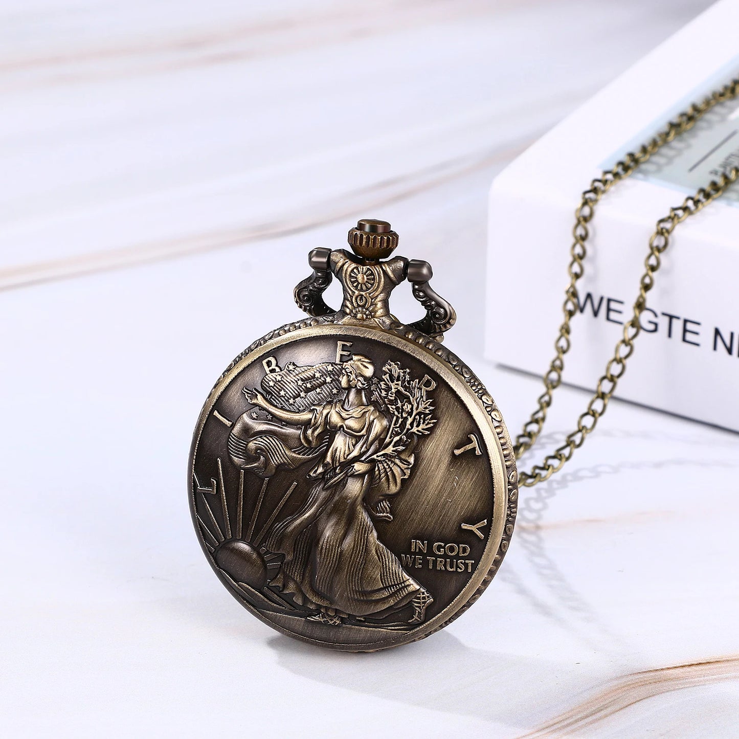 LANCARDO Vintage Bronze American Statue of Liberty Quartz Pocket Watch Chain Unisex Men's Sweater Chain Necklace Pocket Watch