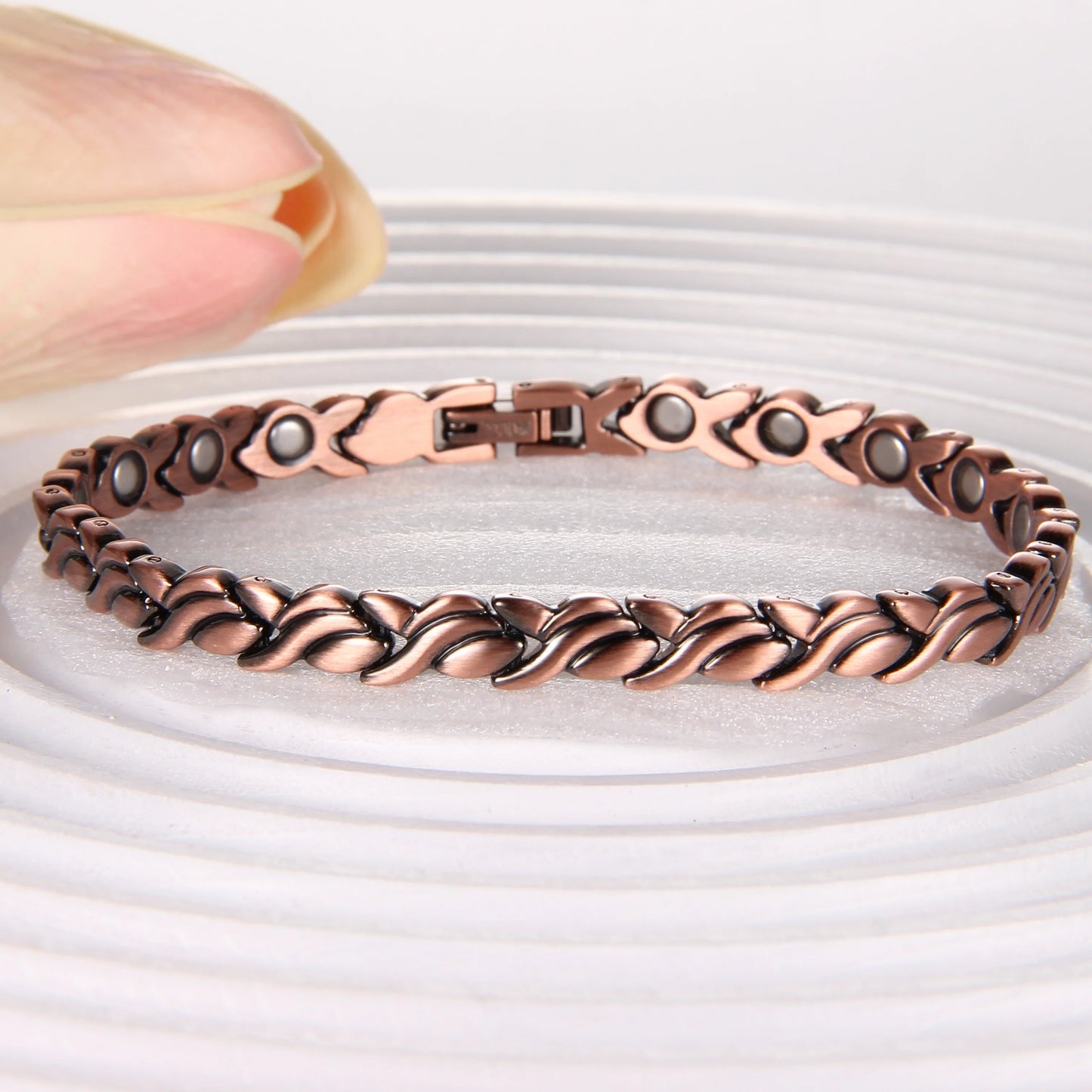 Copper magnetic bracelet with classic flowers for adjustable gifts for family and friends