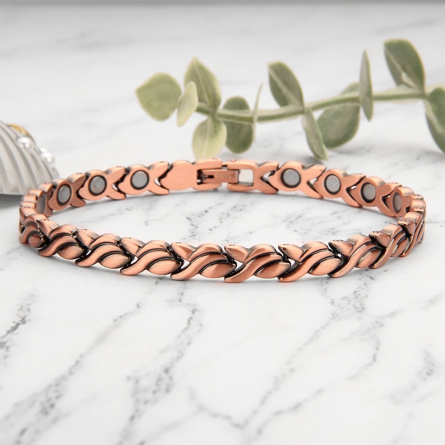 Copper magnetic bracelet with classic flowers for adjustable gifts for family and friends